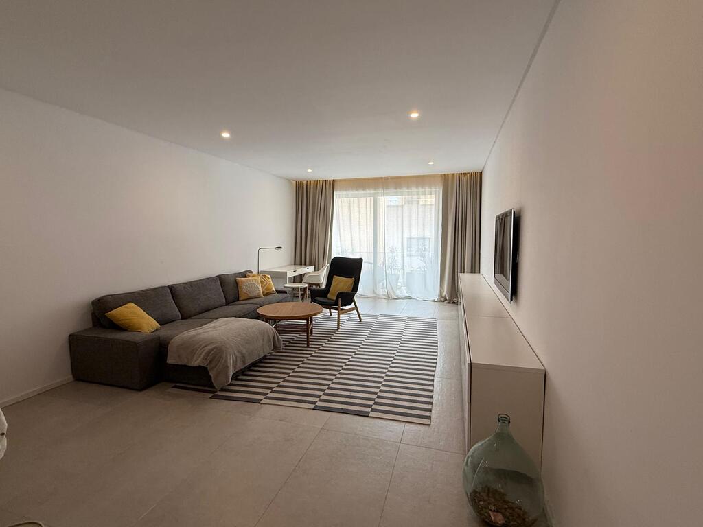 stjulians-apartment-to-let-prime-location-christies-malta